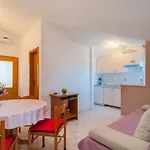 Apartment Ban *