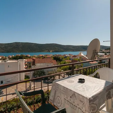 Ban Poljica (Trogir)